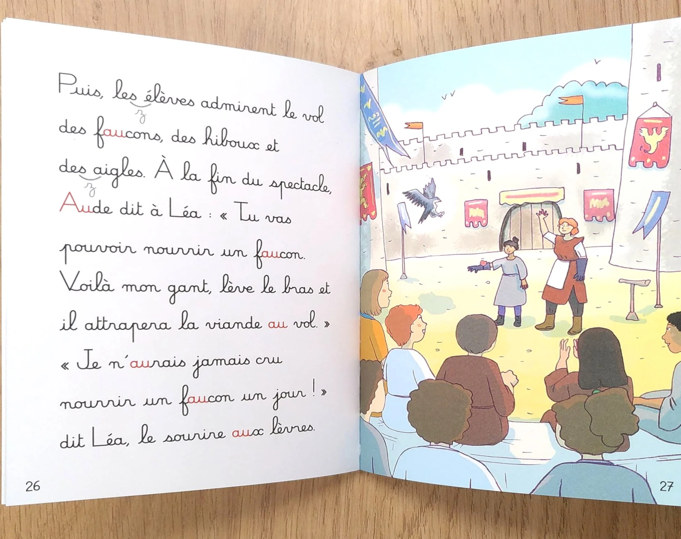 Au château fort - Mes premières lectures Montessori - Lettres en lié (cursive) - N5 – Image 6