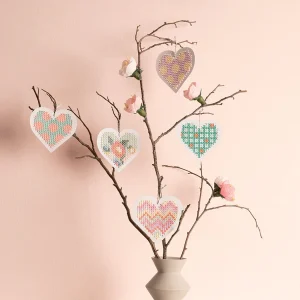 Cartes à broder à motif en forme de coeur - Dès 4 ans