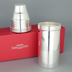 Shaker en argent